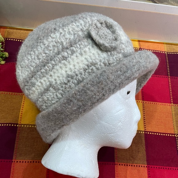 Women Wool Hat - Picture 1 of 11